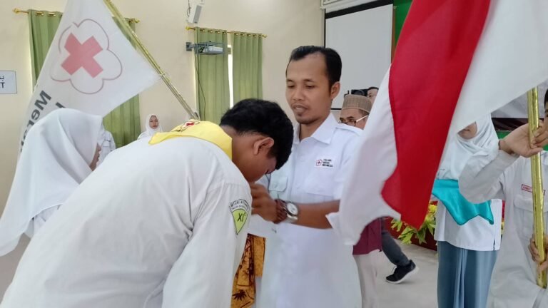 Tanamkan Pendidikan Karakter, PMR Unit MA At-Tanwir Dikukuhkan