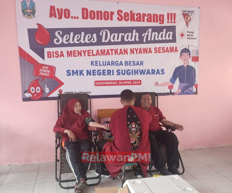 Dukung Stok Darah Aman , Keluarga Besar SMKN Sugihwaras Adakan Donor Darah